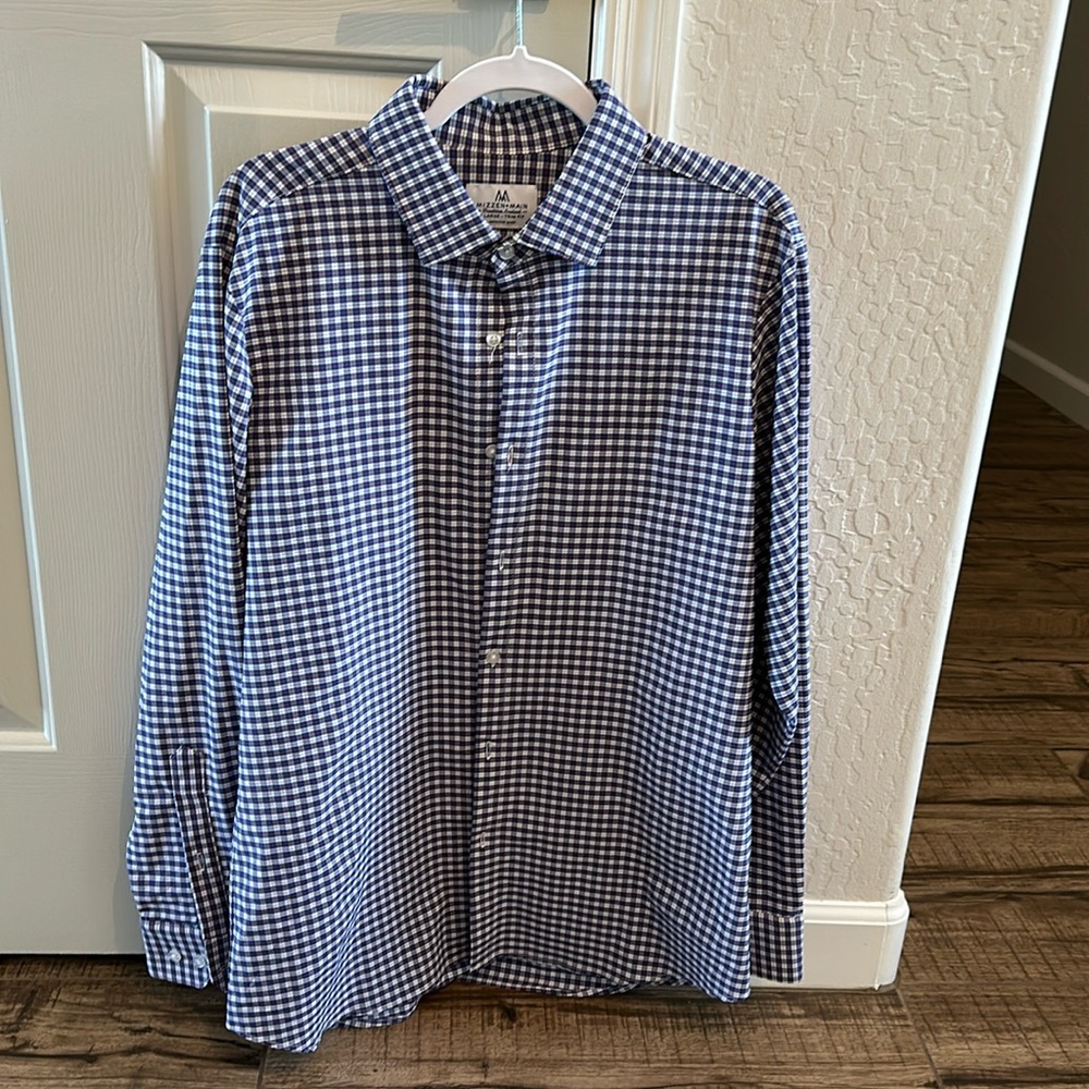 Mizzen + Main long sleeved button up